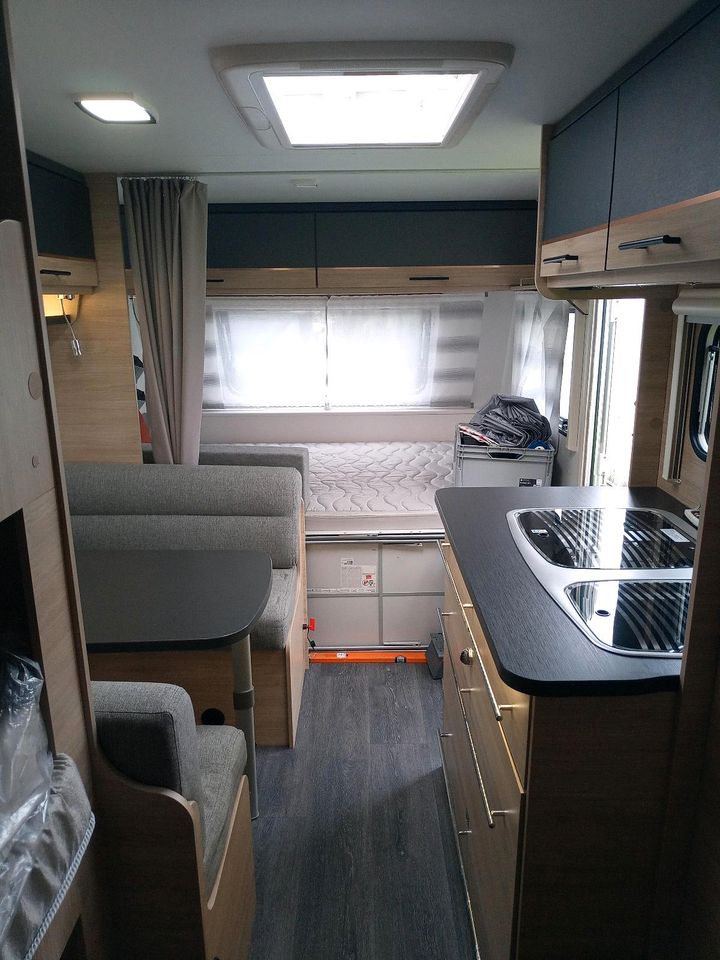 **WOHNWAGEN ,,CARAVELAIR"MODELL ,,ALBA 497 FAMILY *DREIER STOCKB* in Enger