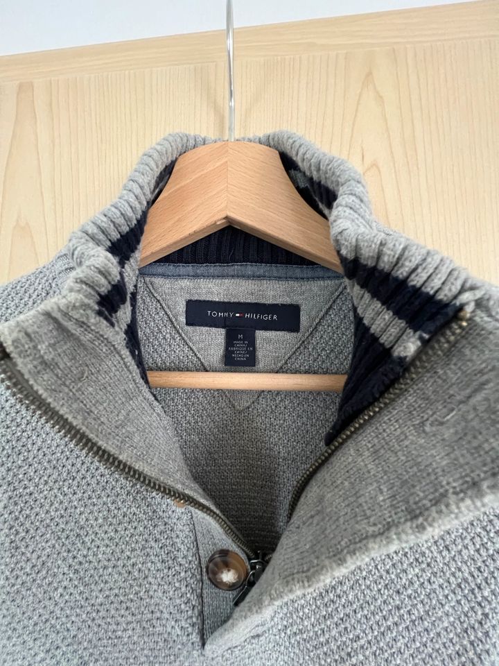 Tommy Hilfiger Herren Pullover Größe M in Rehau