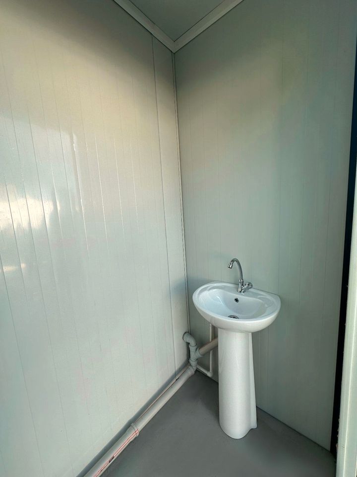WC/Dusch - Container | Sanitärcontainer | Toilettencontainer | 210cm x 240cm in Teltow