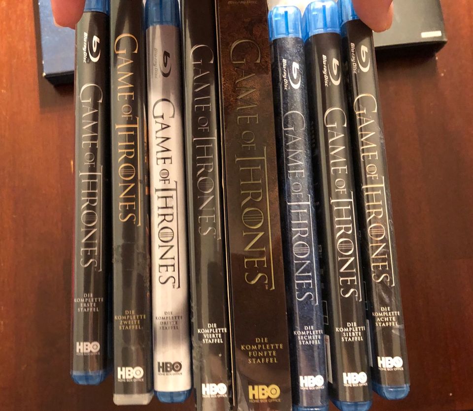 Game of Thrones GOT Serie DVD Blu ray Video Staffel Film 1 2 3 4 in Diekholzen