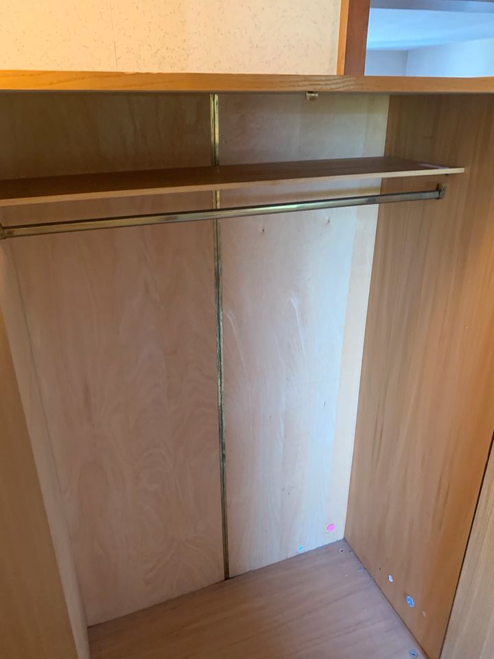 Schrank Kleidung Highboard Kommode Zimmer Wohnung Klamotten in Leipzig