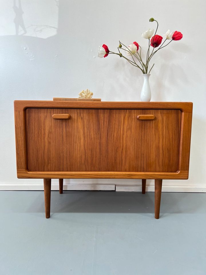 Teak Kommode Dyrlund Dänisch Mid Century Schrank 60er Sideboard in Hamburg