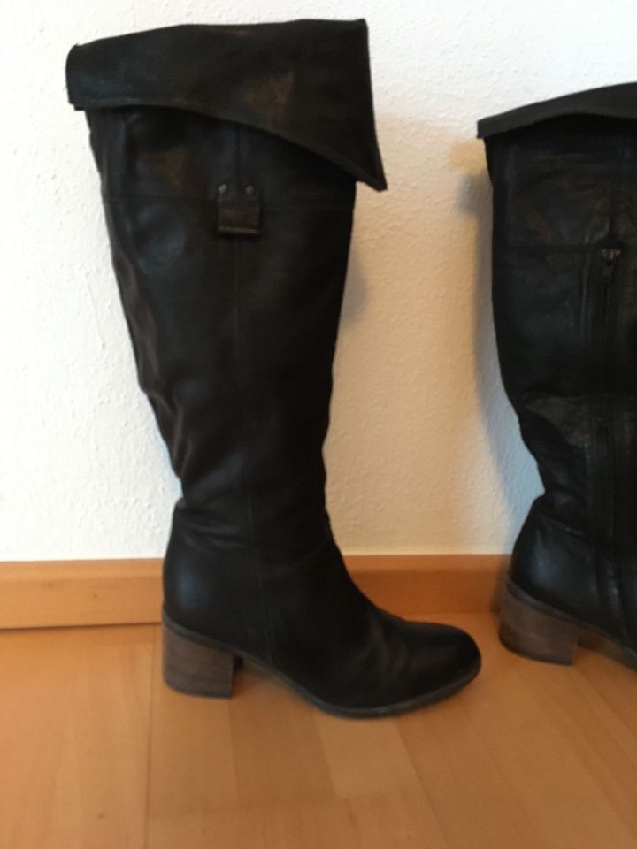 Stiefel Clarks schwarz mit Absatz Gr. 39, neuwertig, hoher Neupr. in München