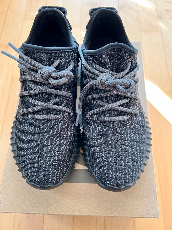 Yeezy Boost 350  Pirate Black 40 2/3 in Calw