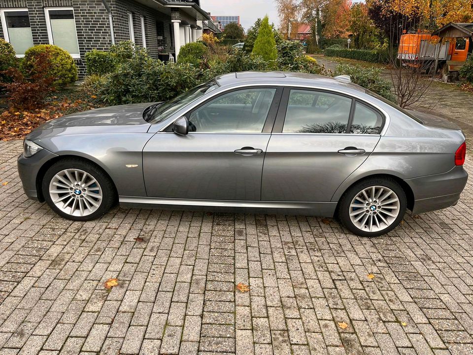 BMW 325i e90 Sonderausstattung Neu TÜV in Cloppenburg