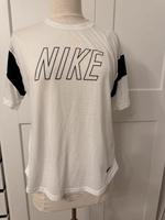 Tshirt von Nike Größe S Niedersachsen - Lamspringe Vorschau