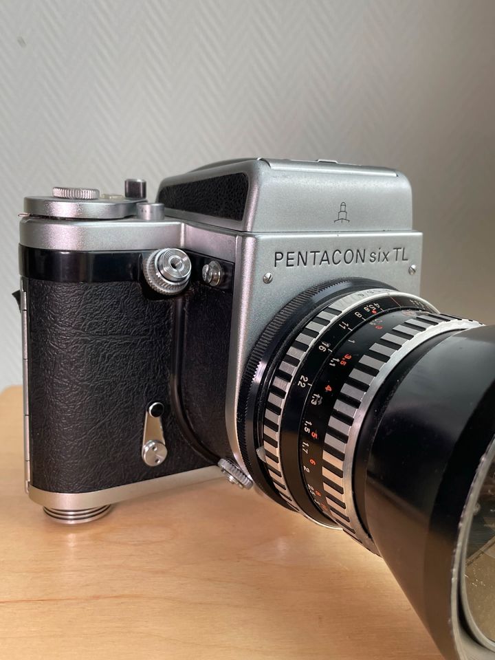 Pentacon Six TL mit Carl Zeiss Flektagon 4/50 analog 120 Kamera in Berlin