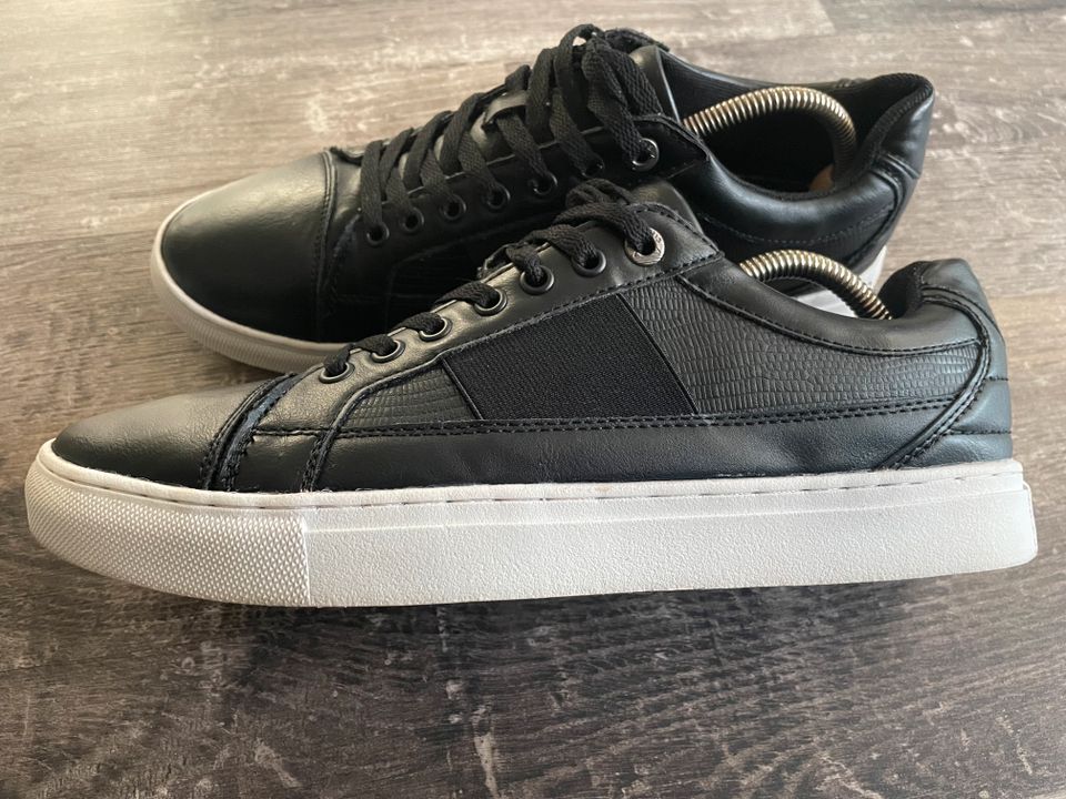 Memphis One Sneaker Gr.: 43 schwarz in Rüsselsheim