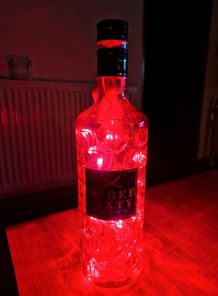 Three Sixty Vodka Flasche beleuchtet LED in Nordrhein-Westfalen -  Kamp-Lintfort | eBay Kleinanzeigen ist jetzt Kleinanzeigen