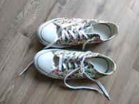 Converse Chucks Sneakers Größe 37,5 Hessen - Bruchköbel Vorschau