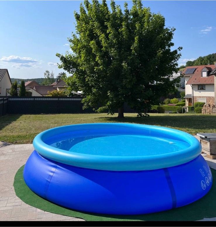 Swimmingpool für den Außenbereich in Fürfeld