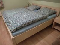 Bett mit Matratze und Lattenrost + 2 passende Nachttische Dithmarschen - Ramhusen Vorschau