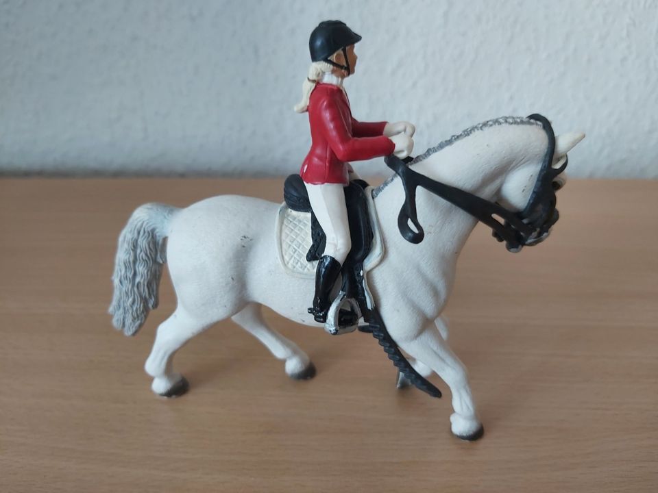 Schleich Dressurreiterin in Elbe-Parey