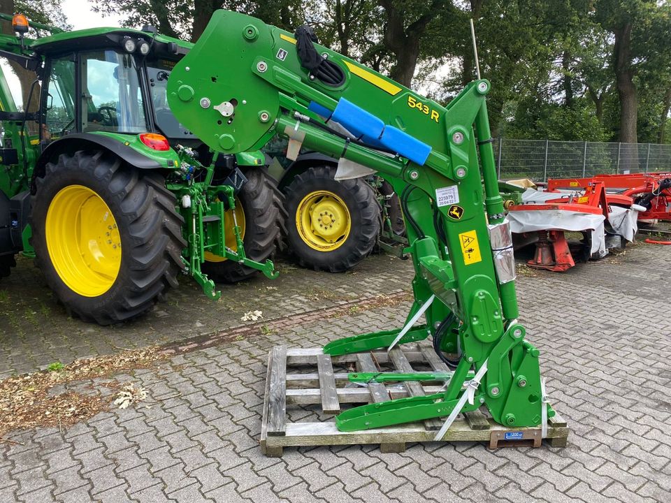 John Deere 543R Frontlader/Frontladertrecker in Uplengen