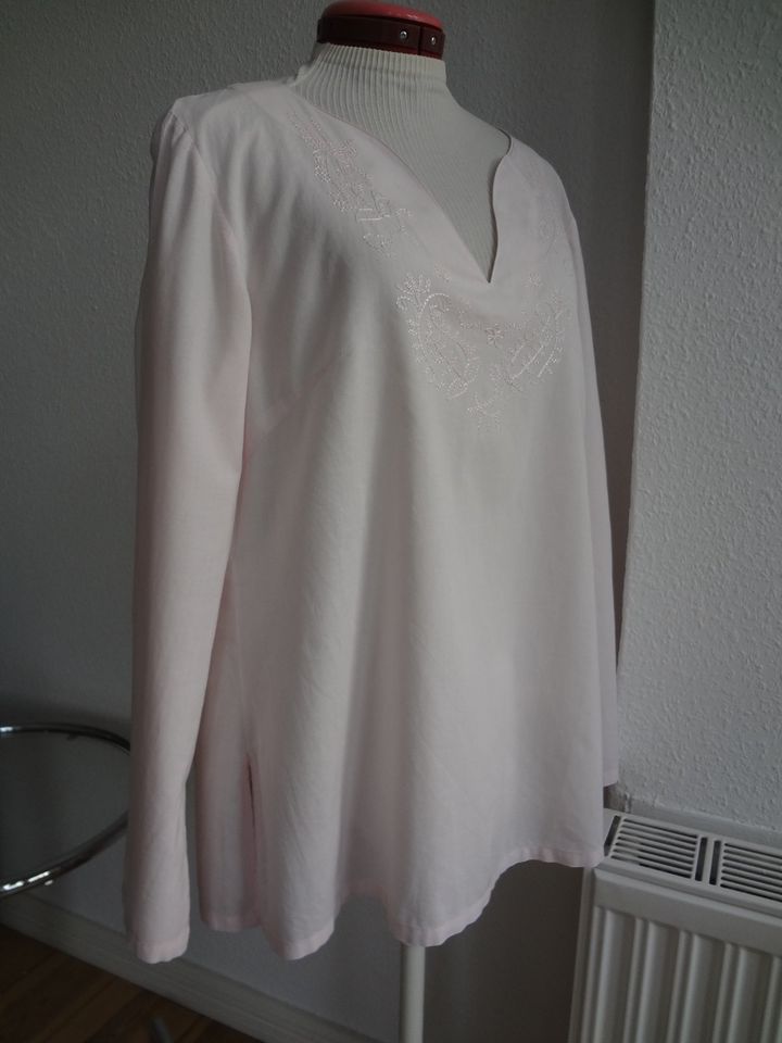 Romantische Bluse, Tunika mit Stickerei, TCM, rosé 40/42 in Berlin