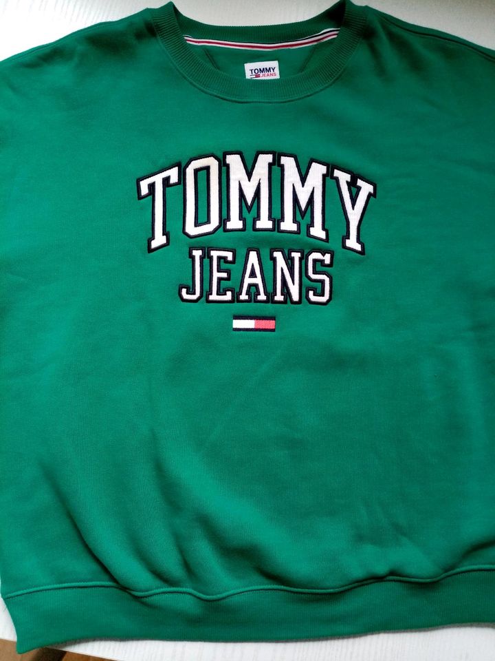 Grüner Tommy Jeans Pullover in Wuppertal