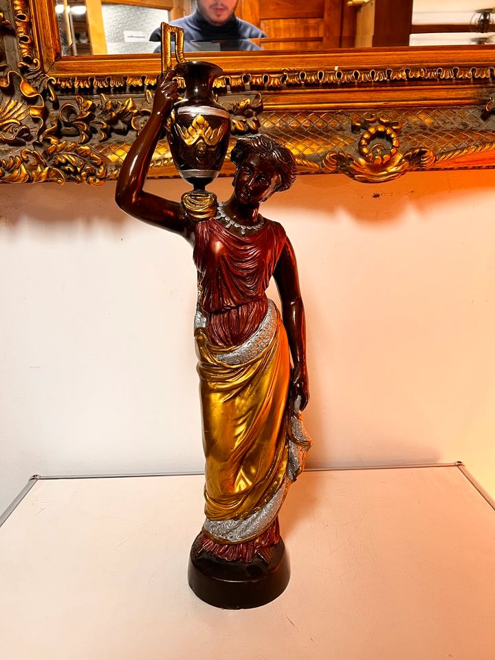 Skulptur-Frau mit Amphore Bronze - um 1930-50 - bemalt in München