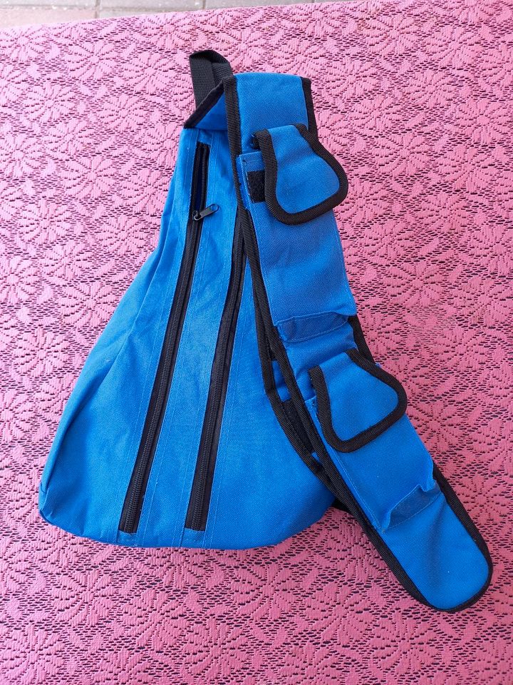 Body Bag, sportliche Umhängetasche, Schultertasche, blau neu in Berlin