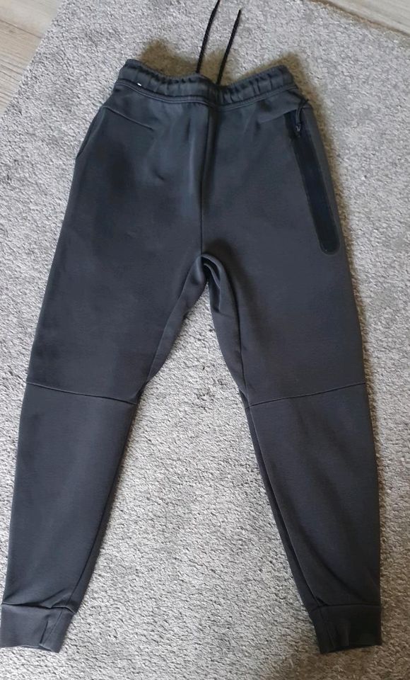 3x Nike Tech Fleece Jogginghosen, Gr. Herren-XS in Berlin