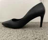 Pumps Leder schwarz Gr 37 H&M NEU Schleswig-Holstein - Gettorf Vorschau