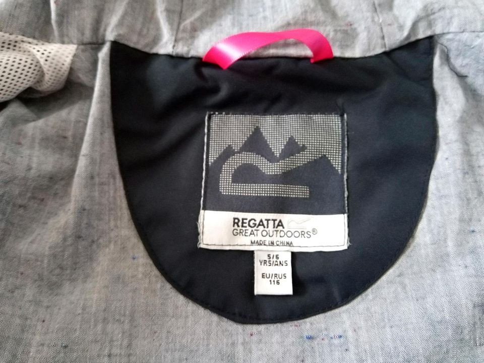 Regatta Regenjacke Jacke Anorak Mädchen dunkelblau Größe 116 in Belm