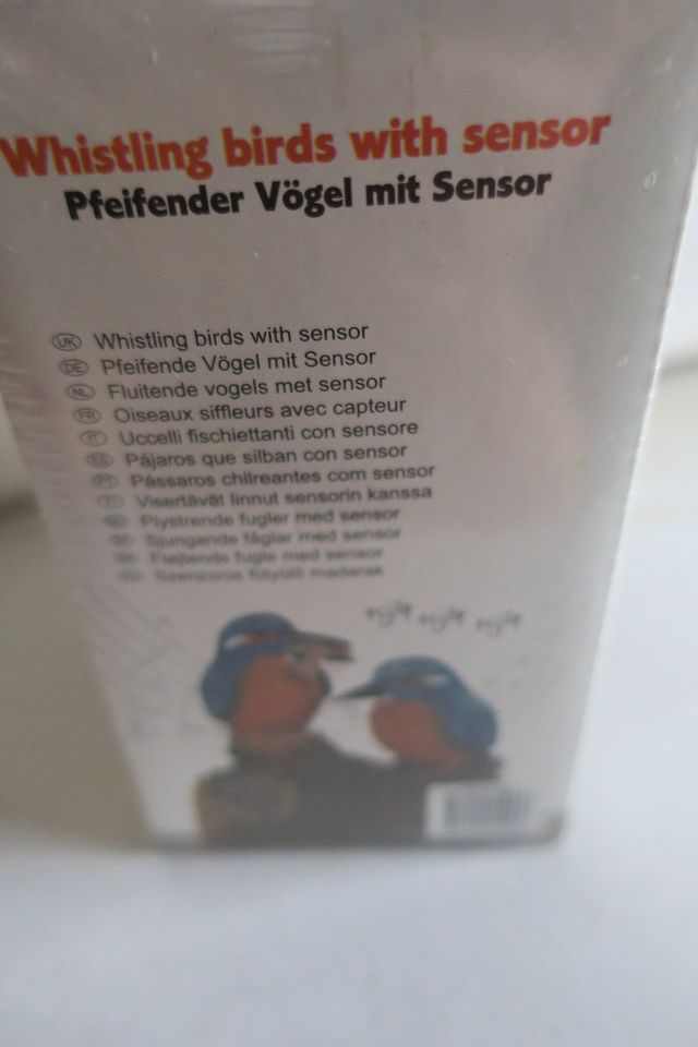 Pfeifender Vogel mit Sensor, Whistling birds with sensor, Vögel in Köln