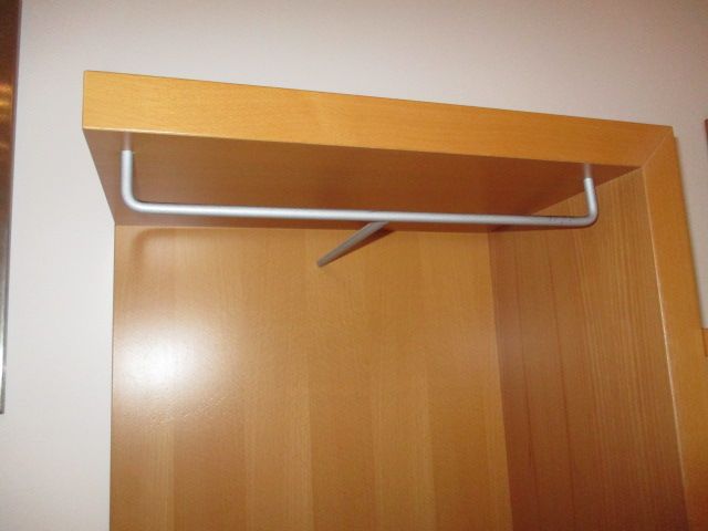 Garderobe in Buche mit 2 Kleiderstangen in Coburg