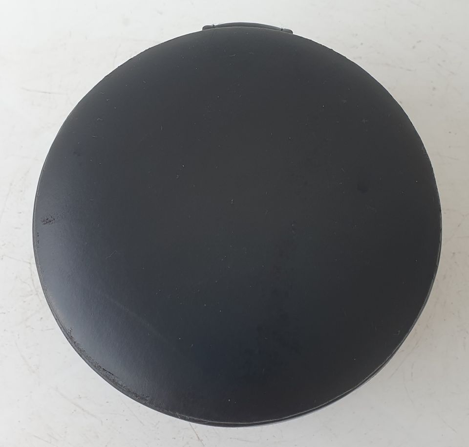 rundes Etui mit Reißverschluss, schwarz, Kunstleder, Ø ca. 11 cm in Lübeck