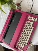 Schreibmaschine aus den 90er in pink inkl. Farbband Mecklenburg-Vorpommern - Neubrandenburg Vorschau