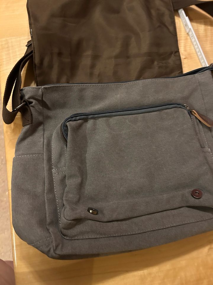 Laptoptasche Umhängetasche Laptop in Sankt Englmar