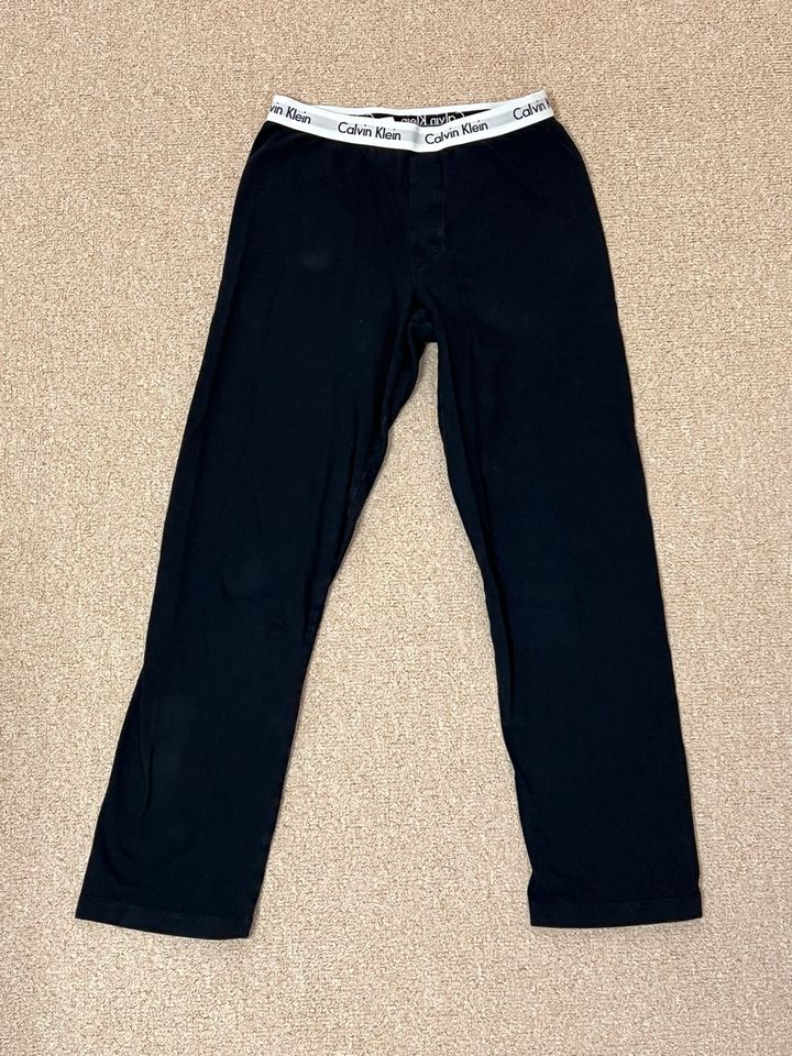 Calvin Klein Leggings lange Unterhosen schwarz Gr. 128/140 in Berlin