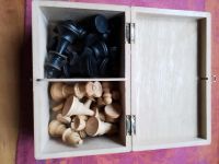 Alte Schachfiguren in Aufbewahrungsbox alles aus Holz - Vintage - Baden-Württemberg - Waibstadt Vorschau
