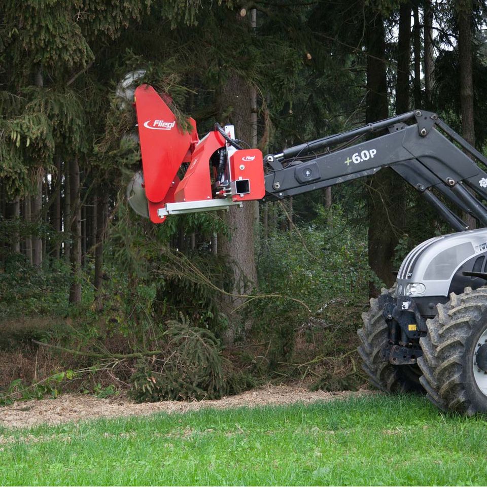 Fliegl Astsäge Woodking Classic Euroaufnahme Astschere Traktor in Dietramszell