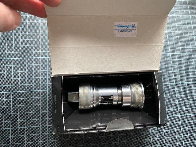 Campagnolo Record Bottom Bracket in Hamburg