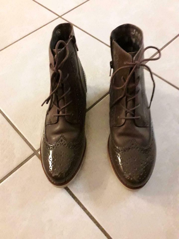 Leder Stiefeletten neu in Lindern (Oldenburg)