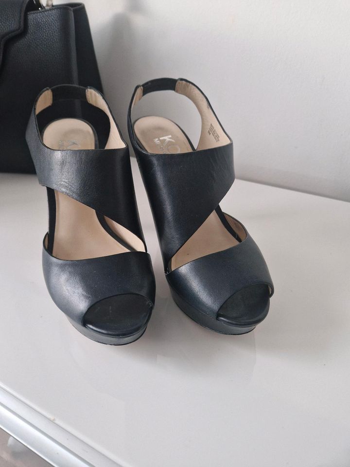 Michael Kors,   Schuhe Pumps/ Peeptoes aus Leder Schwarz gr.38,5 in Rheinzabern