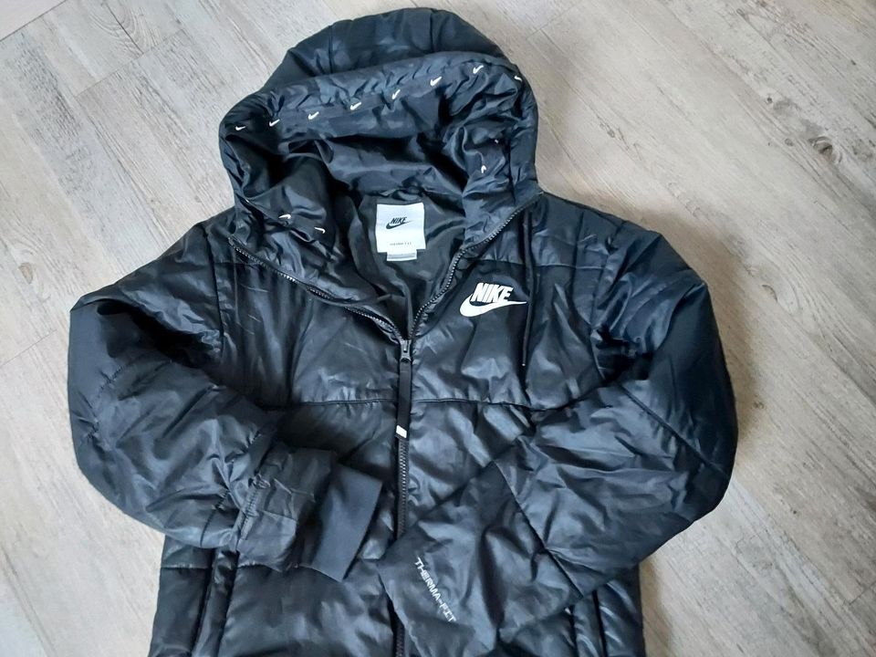 NIKE- THERMA- FIT- ANORAK / JACKE GR. S in Gatersleben