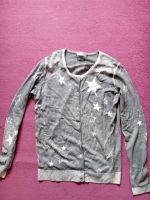 Brax Strickjacke grau mit Sternen Grösse 40 Nordrhein-Westfalen - Nachrodt-Wiblingwerde Vorschau
