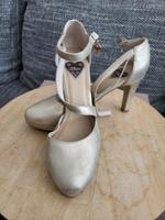 Goldene Pumps soft foam Kr. München - Straßlach-Dingharting Vorschau