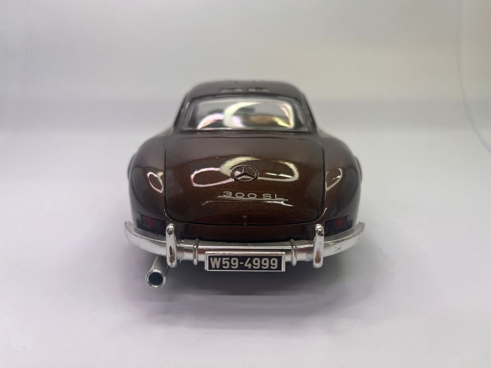 Modellauto Burago - Mercedes Benz 300 SL 1:18 Top Zustand!u in Neuhausen ob Eck