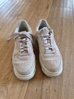 Nike Sneaker Gr. 38,5 Kreis Pinneberg - Tornesch Vorschau