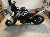 KTM Duke 125er weiß+ Zubehör 2900km❤️❤️❤️ Rheinland-Pfalz - Kleinfischlingen Vorschau