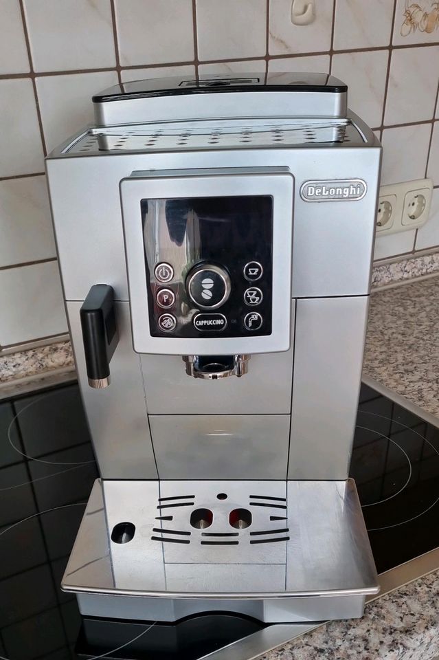 Kaffeevollautomat DeLonghi ECAM23.450 in Strausberg