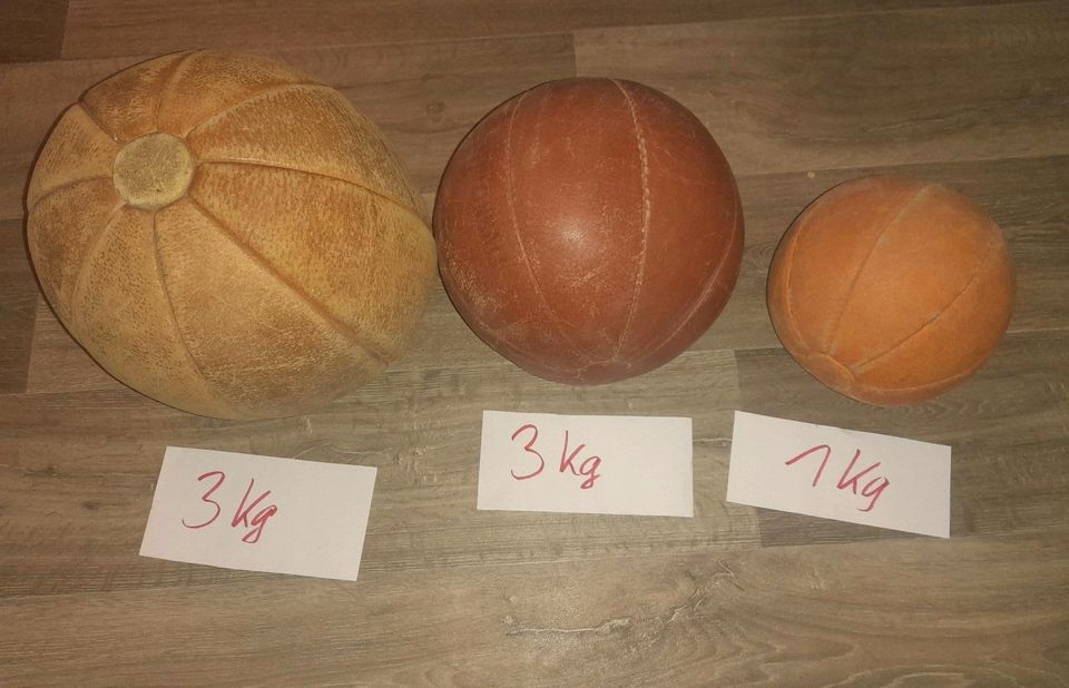 Medizinball unterschiedliche Größen Deko in Löbau
