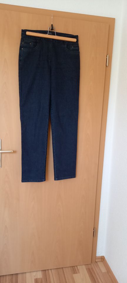 BEXLEYS Modell SANDRA Damen Jeans Hose Stretch Gr. 40 blau NW! in Emden