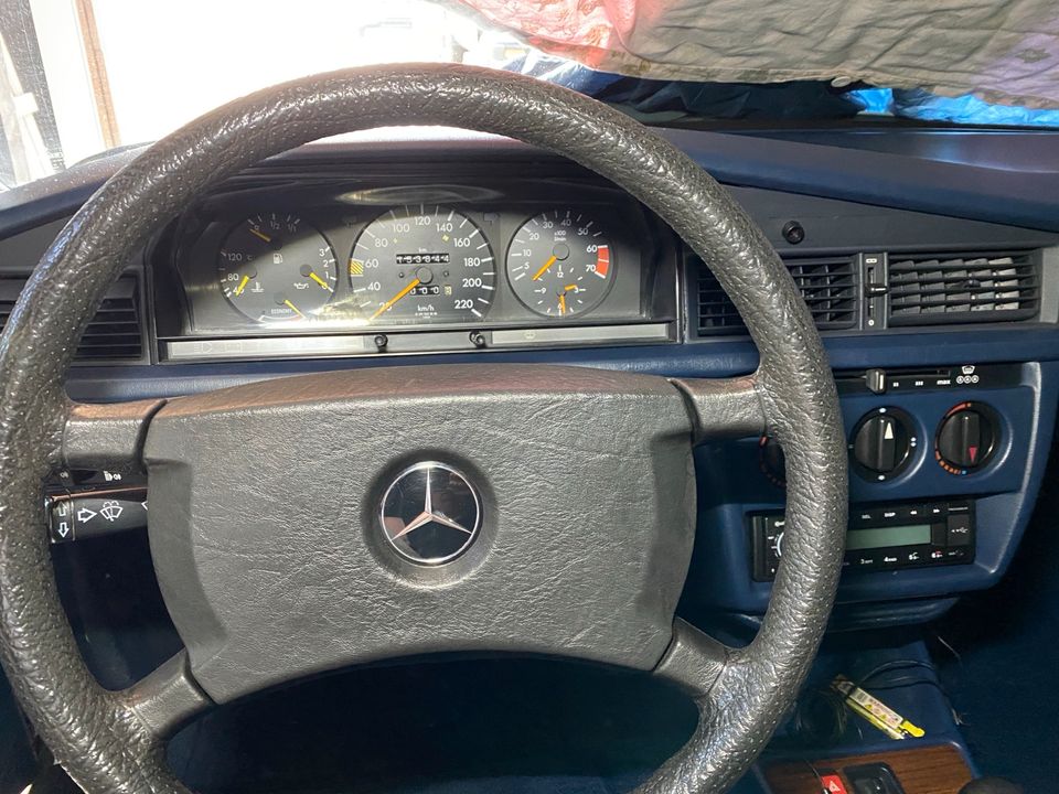 Mercedes Benz 190 E 2.0 - Automatik & Schiebedach - H-Kennzeichen in Paderborn