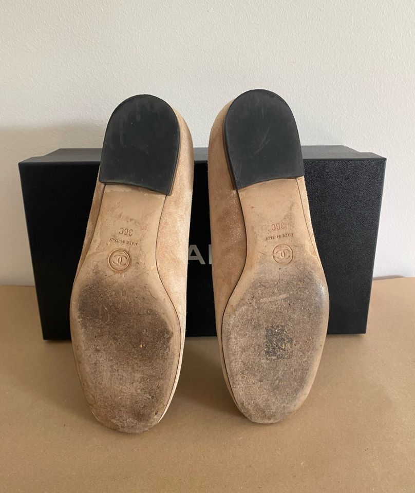 Original Chanel Ballerinas Beige Veloursleder Gr. 36 in Berlin