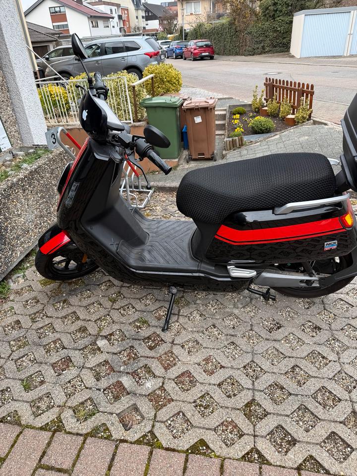 Elektro Roller NIU Nqi GTS, Top Zustand, black-red, mit Koffer in Dossenheim