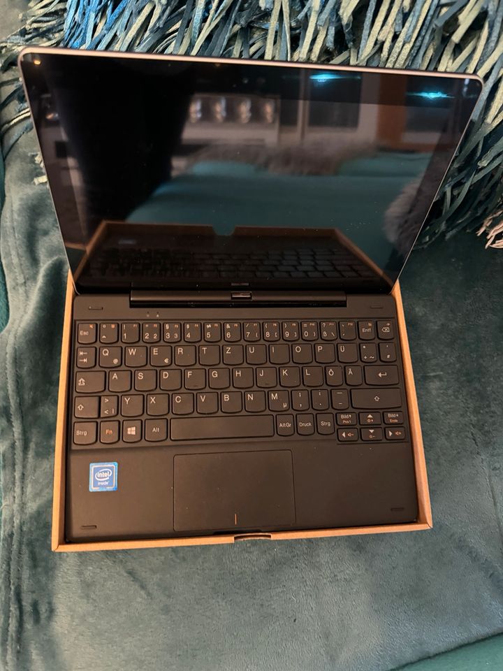 Lenovo ideapad-Mix 300 in Röthenbach