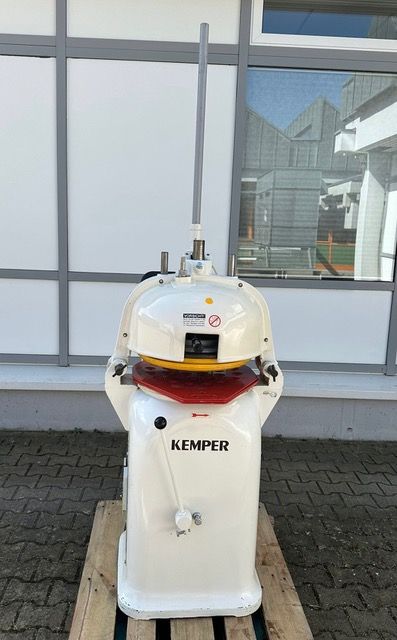 Teigteil und Wirkmaschine Kemper Halbautomat BT30 30-100 gramm in Bielefeld